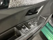 Renault Clio 160PK Full Hybrid Techno Automaat | Lichtmetalen Velgen Hoogglans Zwart | Adaptive Cruise Control | Google Built-in | Camera | Apple CarPlay/Android Auto | Full LED | Armsteun | Licht & Regen Sensor |