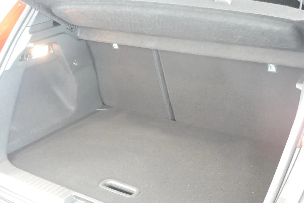 Renault Captur TCe 115 techno | Profiteer nu van €2.500,- Zeeuw & Zeeuw voorraadkorting | Uit voorraad leverbaar op = op
