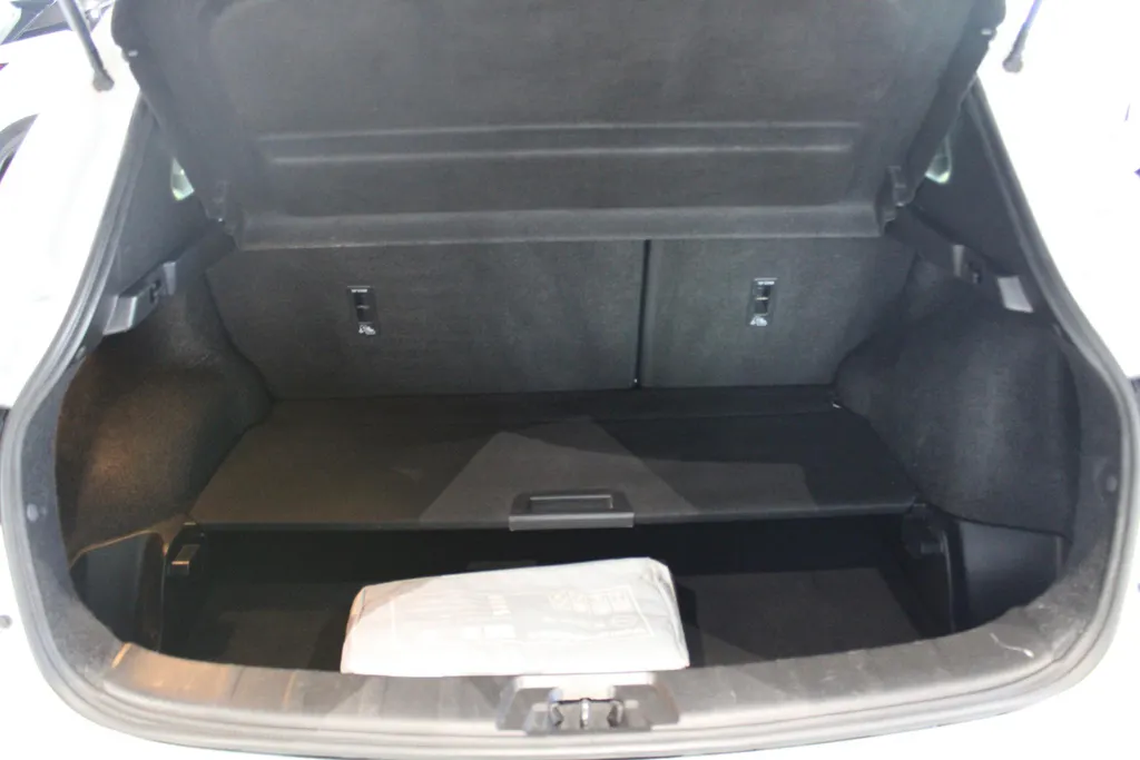 Nissan QASHQAI 1.3 DIG-T Premium Edition | Nappa lederen bekleding | Trekhaak | 1500kg trekgewicht | Pro-pilot | 360grd camera | PDC voor en achter | Climate controle | All season banden | Stoel verwarming |