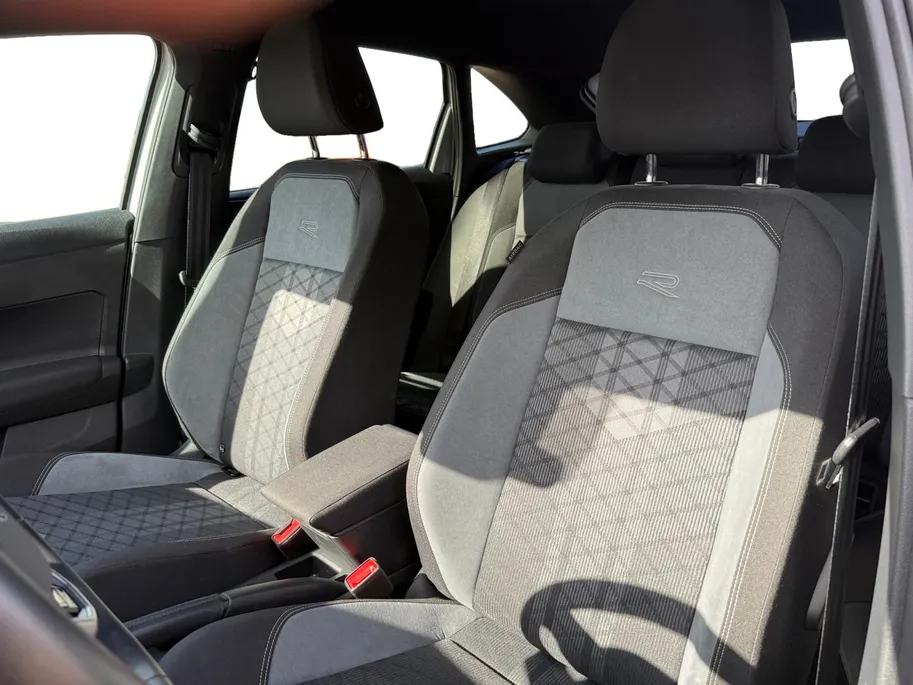 Volkswagen Taigo 1.0 TSI R-Line *Automaat*Navi via Carplay*Camera*Parkeersensoren*Climate Control*LM.Velgen*Zeer nette auto!