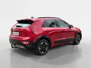 Kia Niro EV DynamicLine 64.8 kWh |*1E EIGENAAR | TREKHAAK | *LAGE KM- STAND | VOLLEDIG DEALER ONDERH. | APPLE CARPLAY/ ANDROID AUTO | CAMERA | NAVI | ADAPT. CRUISE | NETTE AUTO |