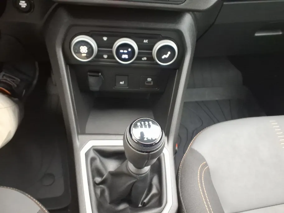 Dacia Sandero Stepway 1.0 TCe 100 ECO-G Extreme Apple Carplay/Android Auto , camera , navi , parkeersensor , climate , cruise , zwarte velgen .