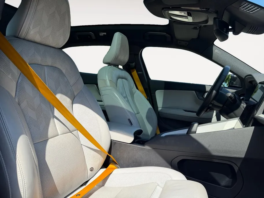 Polestar 2 Long Range Dual Motor Performance Plus 82 kWh 90 % SOH! Uniek 469PK | Gele gordels + klauwen | Full leather | Glassroof | Stoelverwarming + verkoeling |