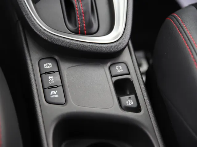Toyota Yaris Cross 1.5 Hybrid 130 GR SPORT | HEAD-UP | JBL-AUDIO | 18'' LM-VELGEN |PARK-SENSOREN | BLIND SPOT