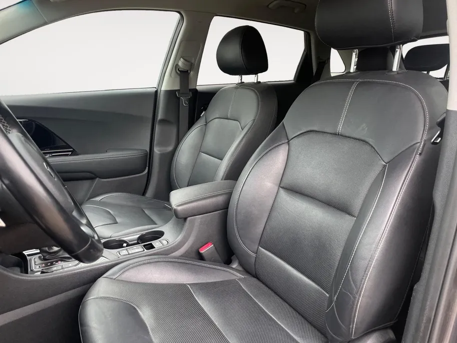 Kia Niro 1.6 GDi Hybrid DynamicPlusLine | Navigatie | Climate control | Stoel + Stuurverwarming | Parkeercamera | Parkeersensoren