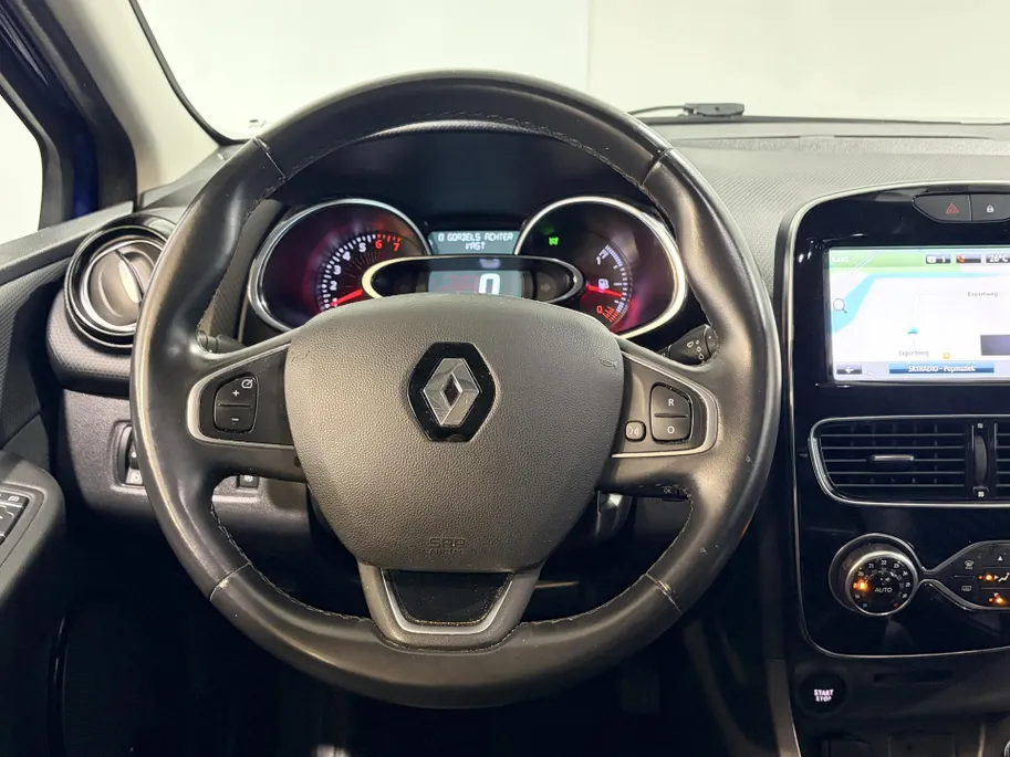 Renault Clio 90PK TCe Intens | Camera | Parkeersensoren | Lichmetalen Velgen | Climate Control | Cruise Control | Licht & Regensenor | Armsteun | Full LED | Keyless Entry |
