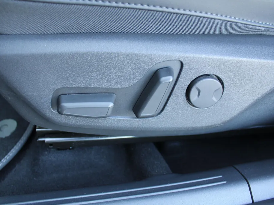 Kia Niro EV Air 64.8 kWh | Stuur-/stoelverwarming | Camera | Cruise adapt. | 17' LM | Elekt. stoelverstelling | Dodehoek detectie | LED | Clima |