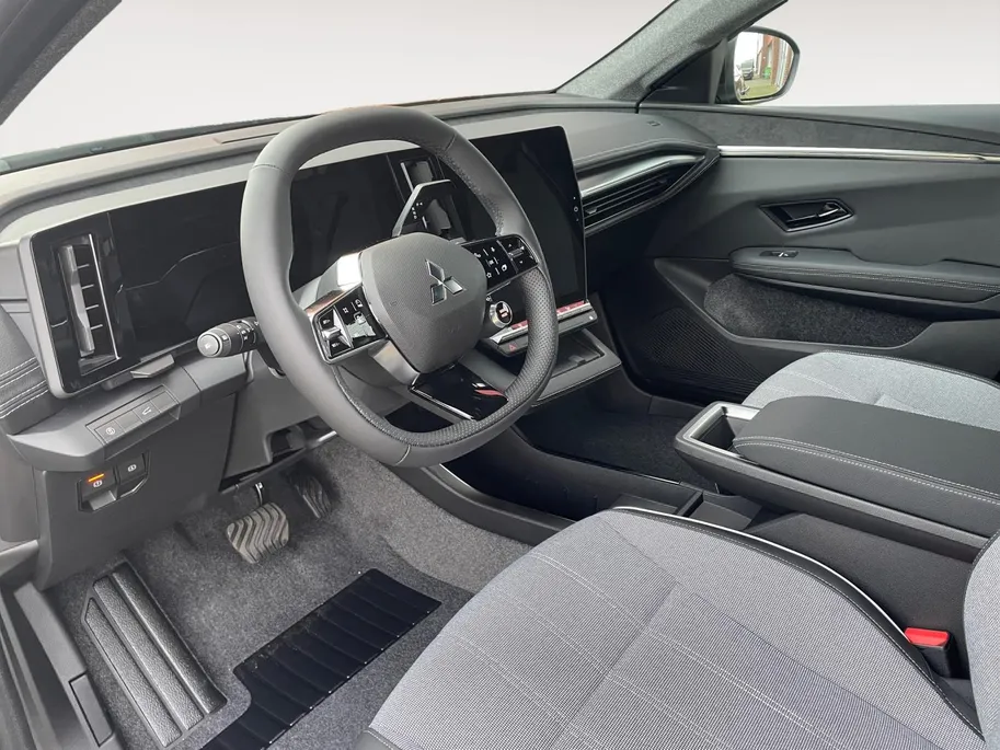 Mitsubishi Eclipse Cross Intense+ 87 kWh | ACTIEPRIJS INCL. € 4.000,- KORTING |