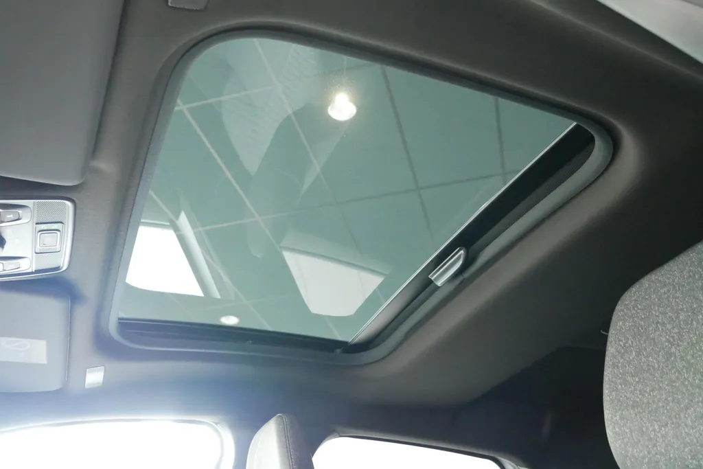 Renault Captur 1.8 E-Tech full hybrid 160 techno | Profiteer nu van €2.500,- Zeeuw & Zeeuw voorraadkorting |Electrisch schuif/kantel dak | Harman Kardon | Op voorraad |