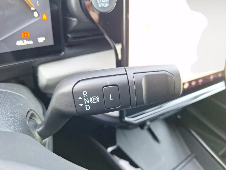 Ford Puma Gen-E 46,8 kWh Select | 3.400,- Ready Set Ford Bonus | Winterpack | Comfort Pack | Camera | Apple Carplay&Android Auto | Climate Control | El. Achterklep | Navigatie | Nieuw te bestellen! |