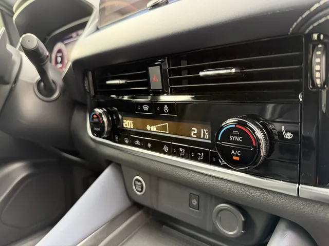 Nissan QASHQAI 1.3 Mild-Hybrid 158pk Xtronic Tekna | Trekhaak | Panoramadak | Cold Pack | Head-Up | Apple CarPlay | Android Auto | Keyless