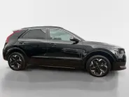 Kia Niro EV ExecutiveLine 64.8 kWh | Meest luxe uitvoering | Head up display | Stoelverwarming en ventilatie | Schuif/ Kantel dak | Cruise Control Adaptief | Carplay | Fabrieksgarantie t/m 4-2032 | NAP