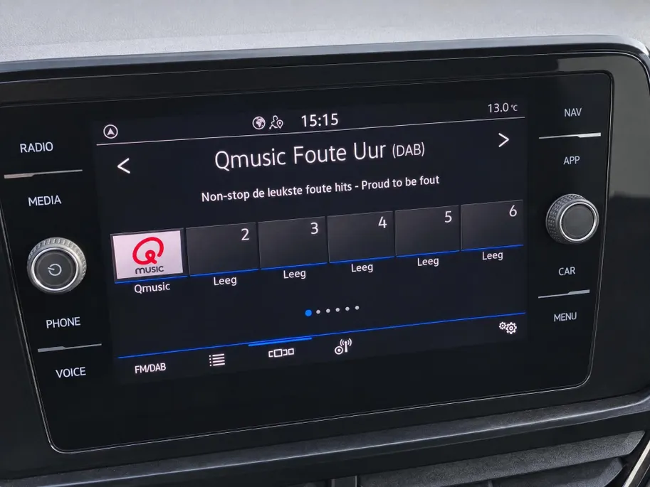 Volkswagen T-Roc 1.5TSI/150PK R-Line Black Style · Panoramadak · Camera + Parkeersensoren · Keyless · Apple/Android Car Play · Stoelverwarming · Garantie t/m 20-08-2027