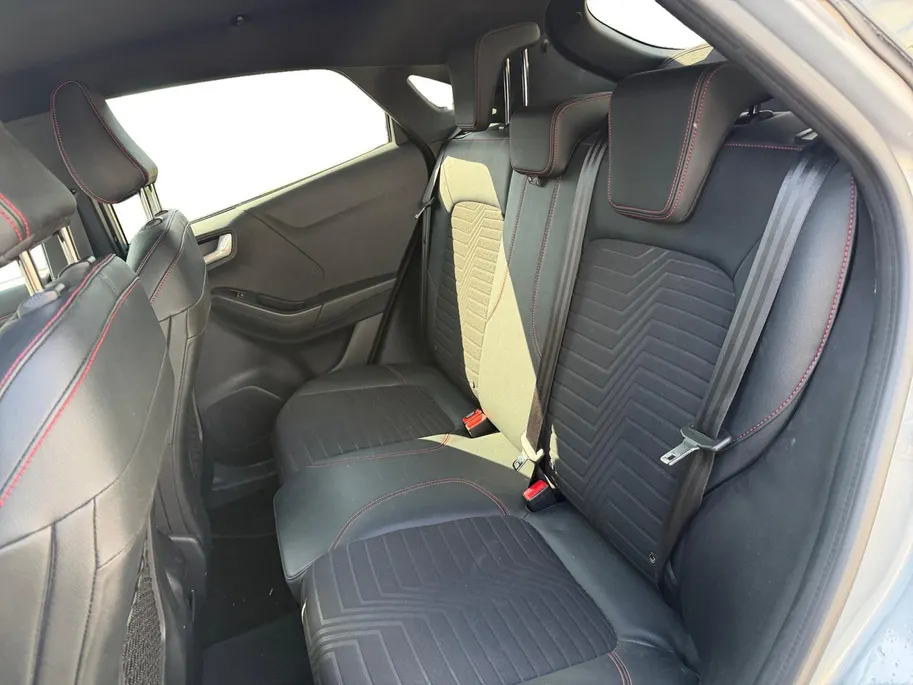 Ford Puma 1.0 EcoBoost Hybrid ST-Line X | Automaat | Trekhaak | Parkeersensoren voor en achter | Achteruitrijcamera | Adapt. Cruise control | BLIS | B&O | Draadloos opladen mobiel | 19' lichtmetalen velgen | Navigatie | Apple carplay & Android auto | Bovag garantie