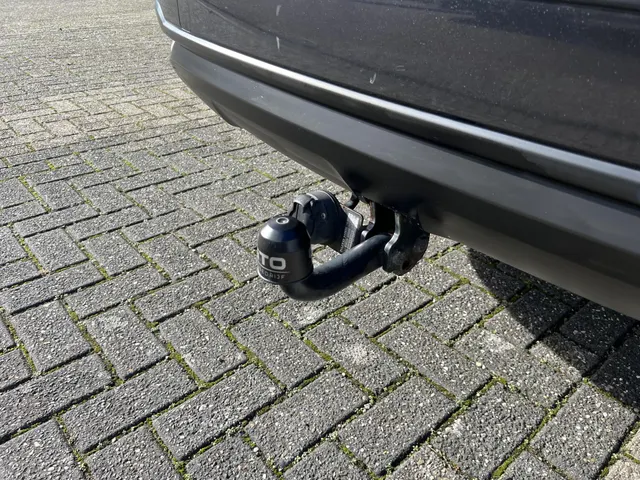 Subaru Forester 2.0 Premium Automaat | Trekhaak | All Season Banden | Elek. Schuif/Kantel Dak |17' LM Velgen | Navigatie