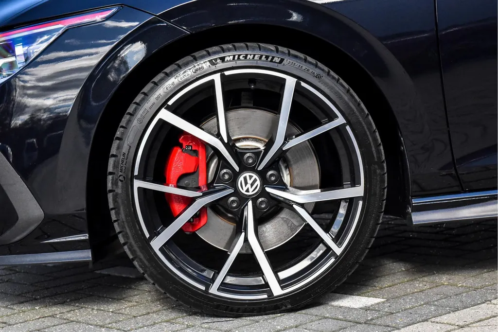 Volkswagen Golf 2.0 TSI GTI