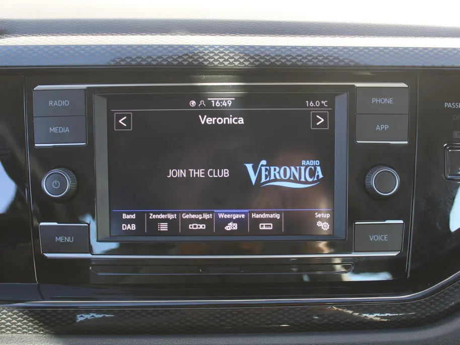 Volkswagen Taigo 1.0 TSI Life | Android Auto | Apple Carplay | All seasons | Adap. Cruise | LM Velgen | Airco |