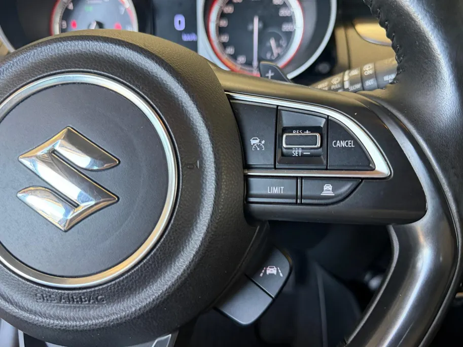 Suzuki Swift 1.2 Style Smart Hybrid AUTOMAAT | Trekhaak | Climate Control | Camera | Navigatie | Stoelverwarming