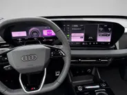Audi Q6 e-tron Sportback S edition performance 100 kWh · Panorama dak · Trekhaak · Luchtvering · Optiekpakket zwart · Rode remzadels
