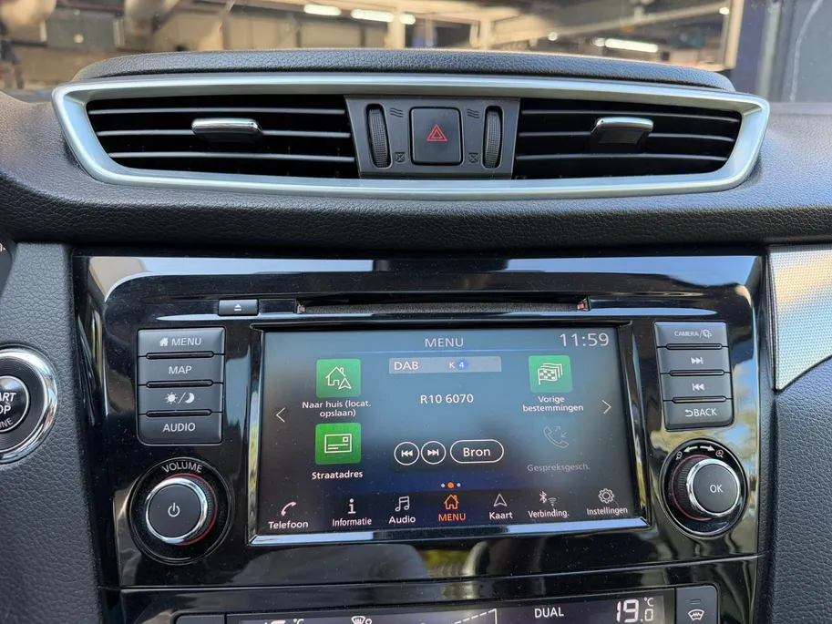 Nissan QASHQAI 1.3 DIG-T Tekna | Extra set winterbanden | Rondom camera | Stoel verwarming | Climate | Pano | Telefoon |