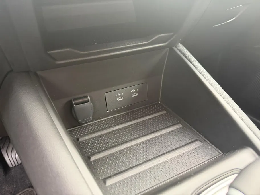 Renault Captur 1.6 E-Tech full hybrid 145 techno | Apple Carplay & Android Auto | Cruise & Climate Control | Camera | Parkeersensoren | LMV | Navigatie | 12 Maanden BOVAG Garantie