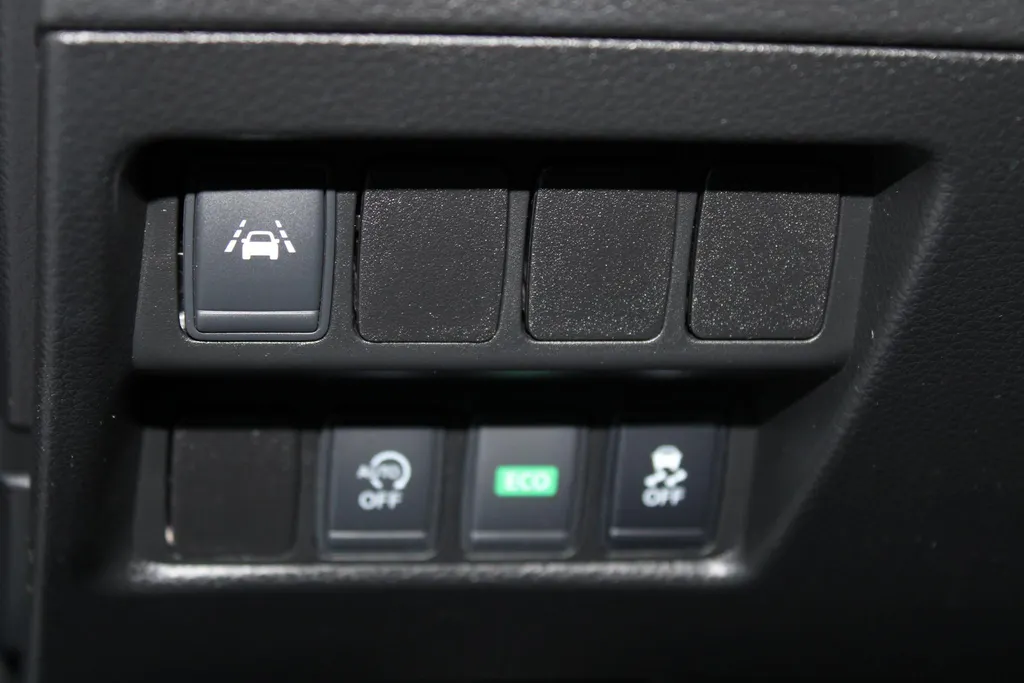 Nissan QASHQAI 1.2 Tekna | Automaat | Lederen bekleding | Electrische Stoel verstelling | 360grd camera | Parkeersensoren voor en achter | Dodehoek sensoren | Nette auto met weinig kilometers | Stoel verwarming |