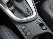 Mazda 2 Hybrid 1.5 Agile | Comfort pakket | CarPlay | Camera | Stuur-/stoelverwarming | Cruise adapt. | 15' LM |