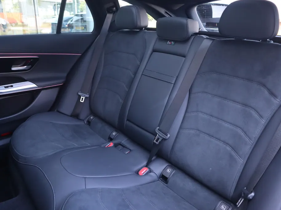 Mercedes-Benz E-Klasse Estate 300 e AMG Line l Keyless l Panoramadak l Stoelverwarming