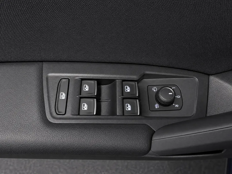 Volkswagen Tiguan 1.4 TSI 245pk DSG eHybrid Elegance · Panoramadak · Camera · Apple/Android Car Play · Dodehoek Detectie · 18'' Inch ·