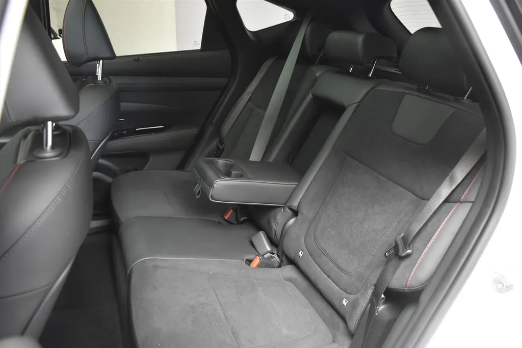 Hyundai Tucson 1.6 T-GDi HEV 2WD Aut N-Line Business Sky / Voorraad deal