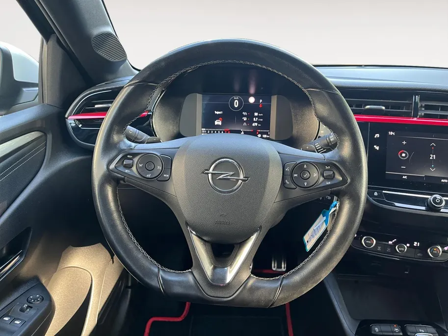 Opel Corsa 1.2 Edition | AUTOMAAT | Carplay | Stoelverwarming | Dodehoek detectie | Climate Control | Draadloze telefoonlader | Parkeercamera