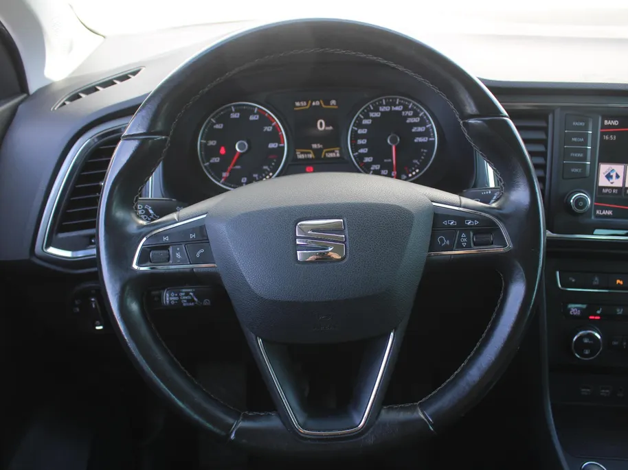 SEAT Ateca 1.0 EcoTSI Style | Navi | Clima | Elek. Trekhaak | Cruise adapt. | Elek. kofferklep | Camera | PDC | 17' LM | Stoelverwarming | Alcantara |
