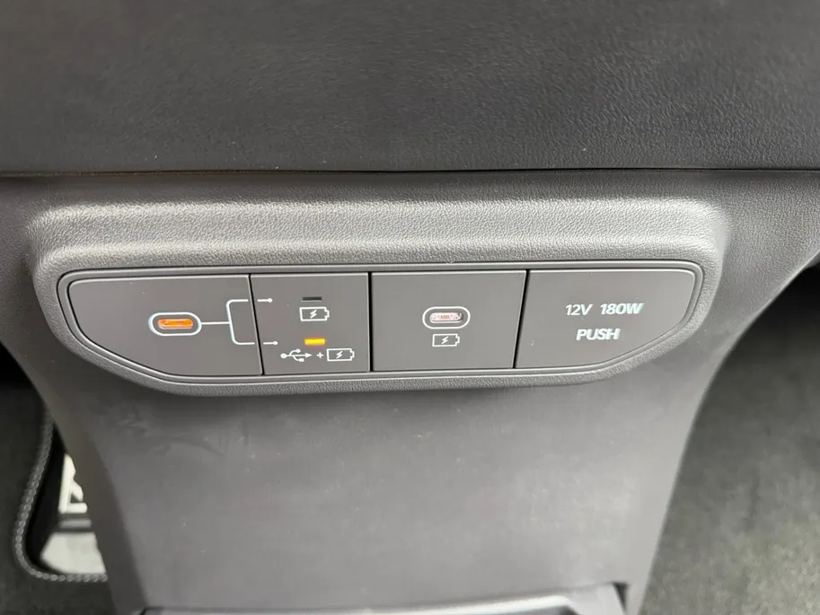 Kia EV5 GT-PlusLine 81.4 kWh Auto is verkocht | Warmtepomp | Massagefunctie | Harman/Kardon audio-installatie | Dodehoekcamera | 360 camera | Glazen schuif-/kanteldak | Memory seats | Elektrisch bedienbare achterklep