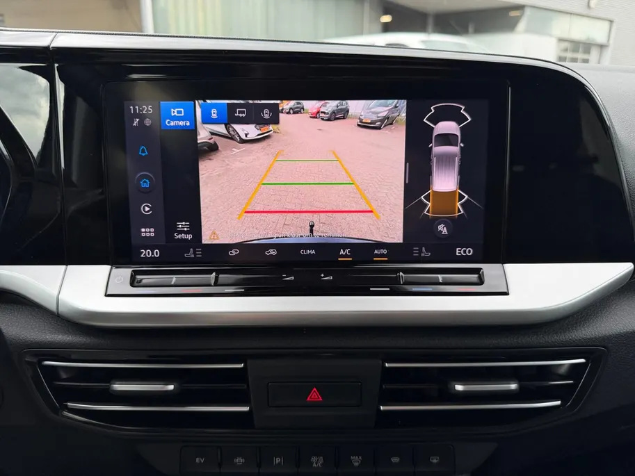 Ford Transit Connect Ford Tourneo Connect PHEV L2 Titanium 7p. | Uit Voorraad Leverbaar | Geel Kenteken | Automaat | Trekhaak | AGR Gecertificeerde Voorstoelen | Achteruitrijcamera | Winter Pakket | Adaptieve Cruise Control