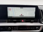 Kia Sportage 1.6 T-GDi Hybrid Dark Edition | Camera | Stuurverwarming | Stoelverwarming voor + achter | Apple Carplay / Android Auto | LMV | LED |