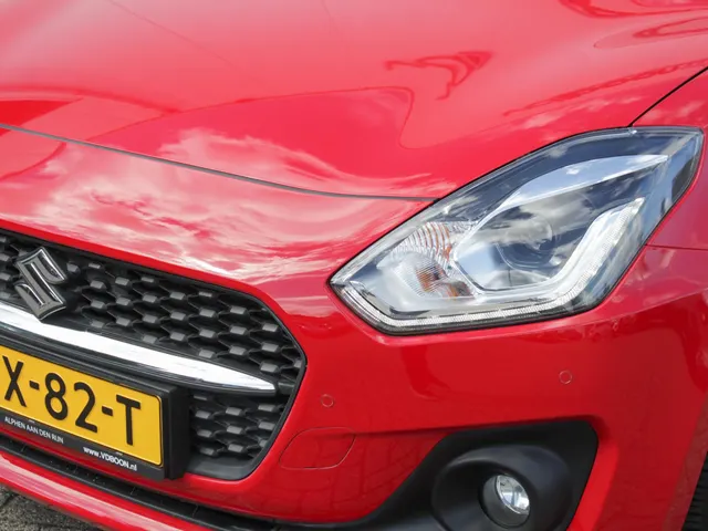 Suzuki Swift 1.2 Select Smart Hybrid Automaat | Navi | Adap. Cruise | PDC V+A | Camera | Lm-Velgen