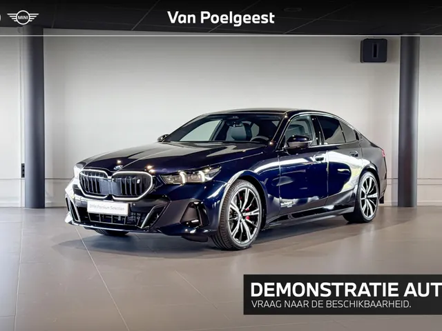 BMW i5 Sedan
