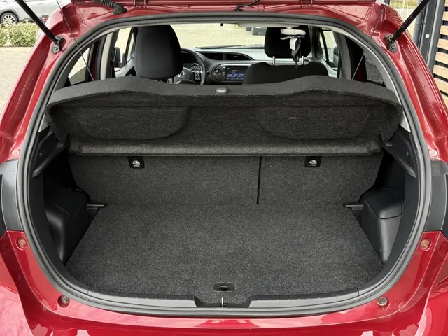 Toyota Yaris 1.5 Hybrid Dynamic | All Seasons | Stoelverwarming