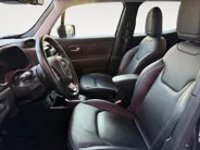Jeep Renegade 1.5T e-Hybrid S 190PK AUTOMAAT | Black line| Lichtmetalen velgen| Parkeer sensoren V/A| Navigatie| Camera| Climate Control| 4WD drive| Leer| elec. stoel| Reservewiel|