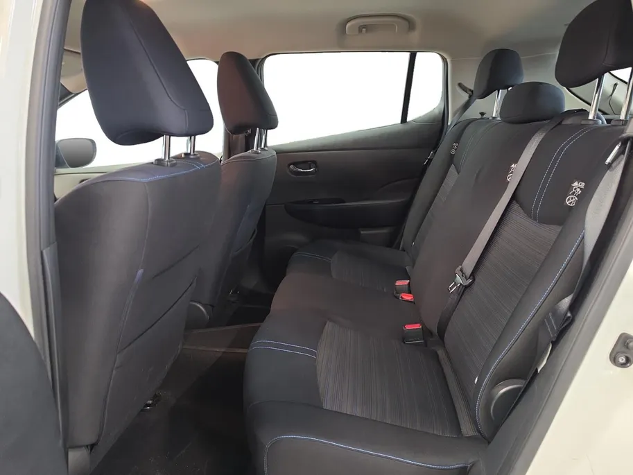 Nissan Leaf Acenta 40 kWh | Dealeronderhouden | 1 Eigenaar | NL Auto | Garantie t/m 2030!