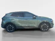 Kia Sportage 1.6 T-GDi MHEV GT-Line | 1510 kg trekgewicht | Glazen schuif-/kanteldak | Elektrisch verstelbare stoelen | Dodehoekassistentie | Stoel- en stuurverwarming | Achteruitrijcamera | Parkeersensoren voor- en achter | Apple/Android Carplay