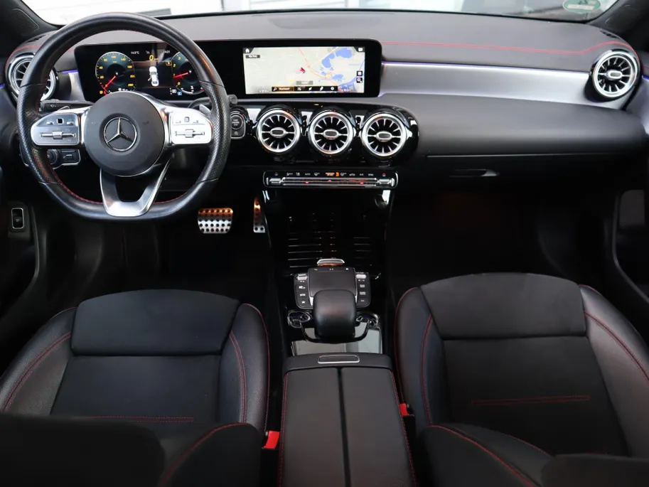 Mercedes-Benz CLA 200 Business Solution AMG