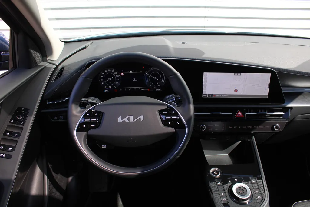 Kia Niro EV DynamicPlusLine 64.8 kWh | Airco | Navi | Camera | Cruise | 17' LM | PDC |