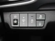 Kia Stonic 1.0 T-GDi MHEV DynamicPlusLine | Trekhaak | 15' LM | Clima | Cruise | Navi | Camera | LED | Keyless | 1e eigenaar |