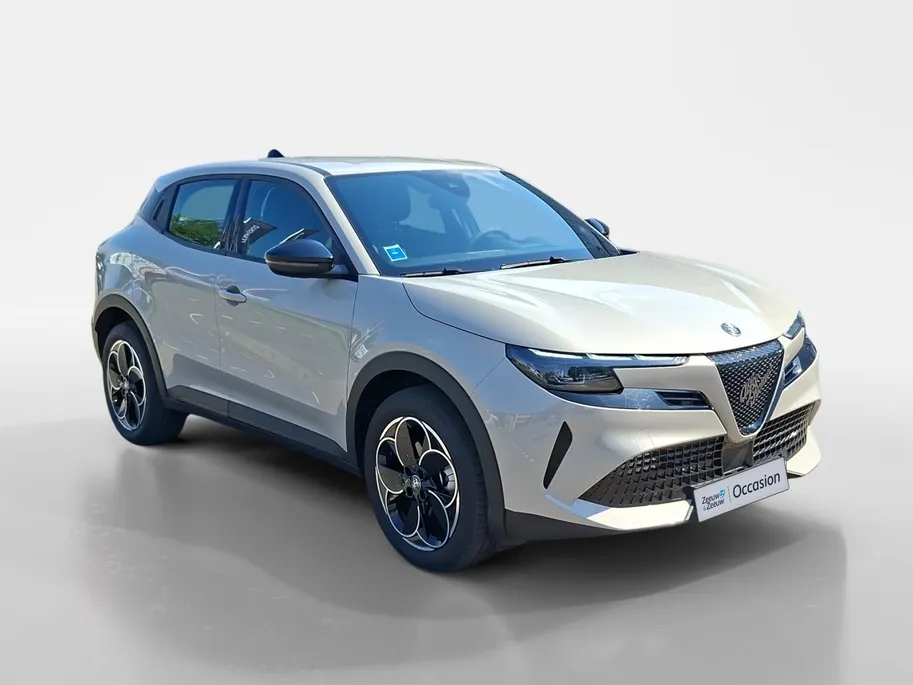 Alfa Romeo Junior Elettrica 54 kWh | 1e Eigenaar | 96% SOH | Park assist | Climate Control |Adapt. Cruise control | Apple Carplay & Android auto | Fabrieksgarantie! |