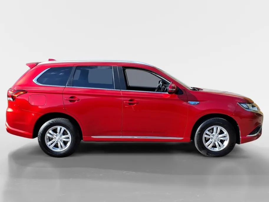 Mitsubishi Outlander 2.4 PHEV Pure Apple Carplay/Android Auto , electronic climate controle , cruise control , kunstlederen bekleding , lichtmetalen velgen 16' , voorstoelen verwarmd