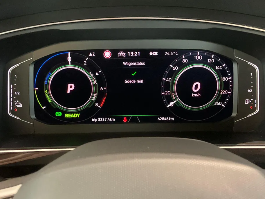 Volkswagen Tiguan 1.4TSIeHybrid 180kW/245PK R-Line Black Style · Dodehoeksensoren ·  Navigatie · Parkeersensoren · Apple/Android Car Play ·