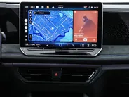 Volkswagen Tiguan R-Line 1.5 eHybrid 204 PK 6 versn. DSG · Voorstoelen verwarmbaar · Sfeerverlichting · All-season banden