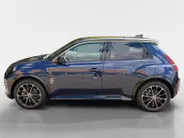 Renault 5 comfort range iconic cinq 52 kWh Nu met 1600,- voorraad korting , Pack Safety & Advanced Driving Assist , allseason banden , Apple Carplay/Android Auto , stoel en stuurverwarming , navigatiesysteem , veel mooie opties.