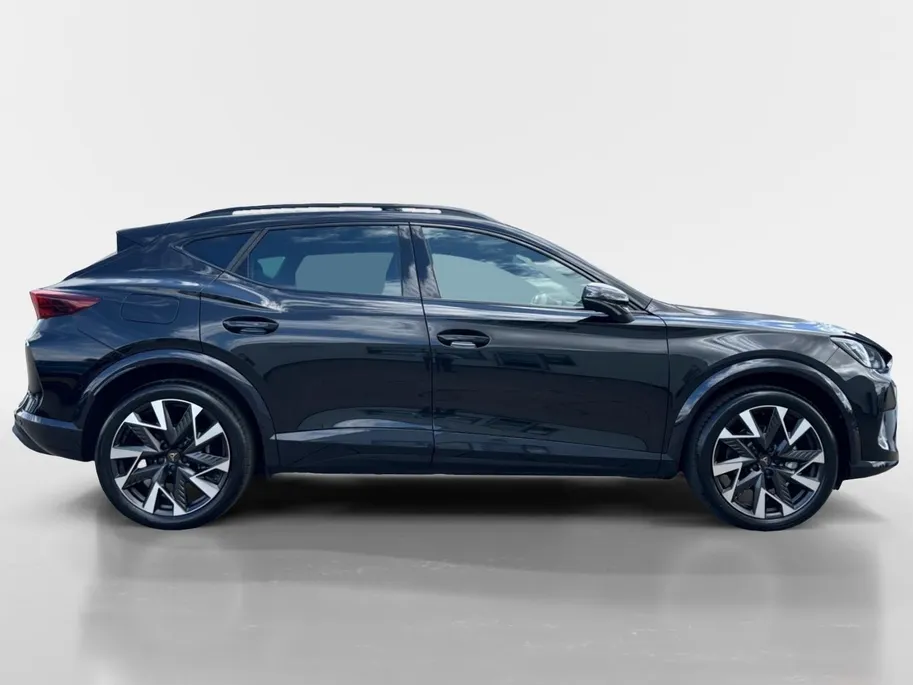 CUPRA Formentor 1.5 - 204PK TSI e-Hybrid Business Automaat | NIEUWE AUTO | Elektrisch Wegklapbare Trekhaak | Schuif/Kantel Dak | Digital Cockpit | Camera | Parkeersensoren | Stoelverwarming | Stuurwielverwarming | Apple CarPlay/Android Auto |